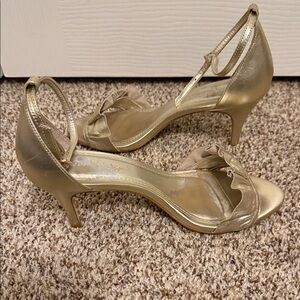 Lilly Pulitzer Women’s Elegant Gold Heels